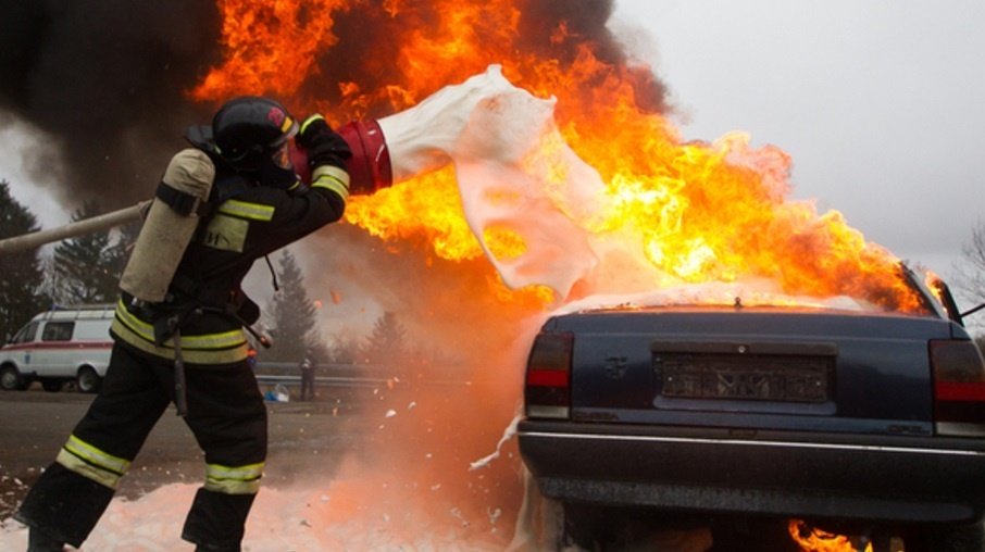 Возгорание транспортного средства в городском округе Бронницы